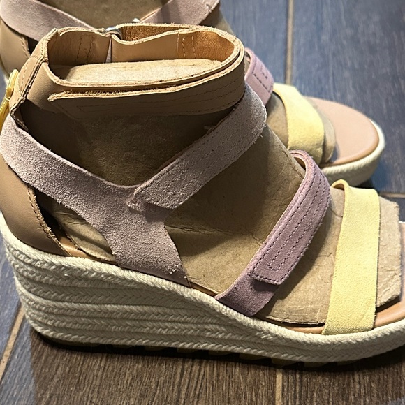 Sorel Pastel Wedge Sandals - Picture 7 of 9